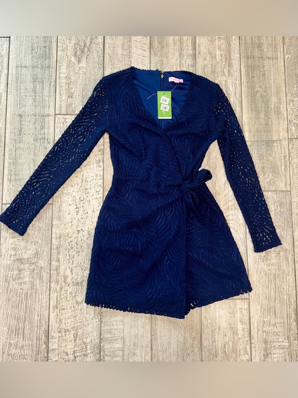 Lilly Pulitzer Tiki Lace Wrap Romper Size XS True Navy Lace V-neck Long sleeve